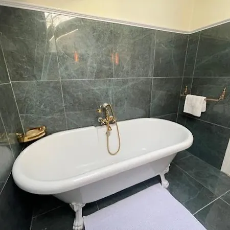 לינה וארוחת בוקר La Bastide Rosieres (Haute-Loire)