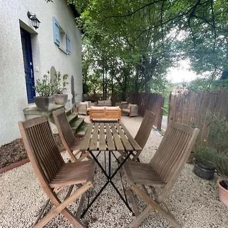 La Bastide לינה וארוחת בוקר